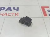 Кнопка стеклоподъемника передняя левая Suzuki Swift 3799562J00