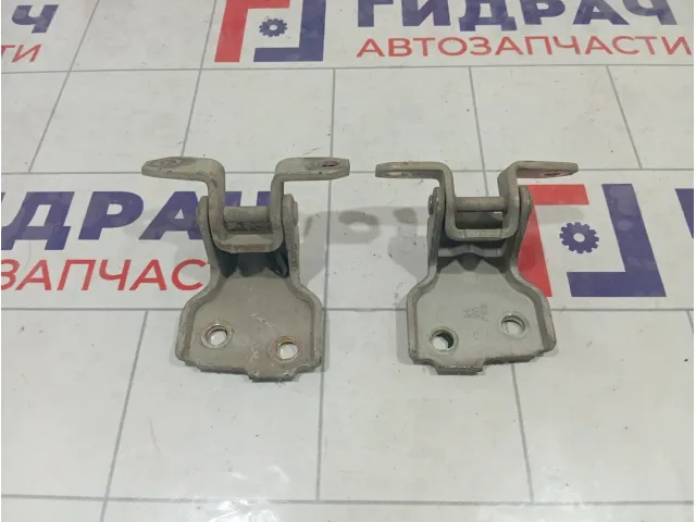 Петли двери передней правой Suzuki Swift