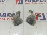 Петли двери передней правой Suzuki Swift