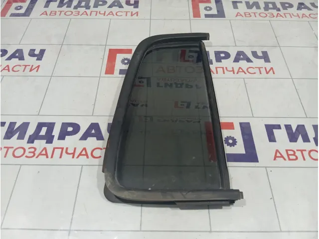 Стекло двери задней левой Suzuki Swift 8455663J10