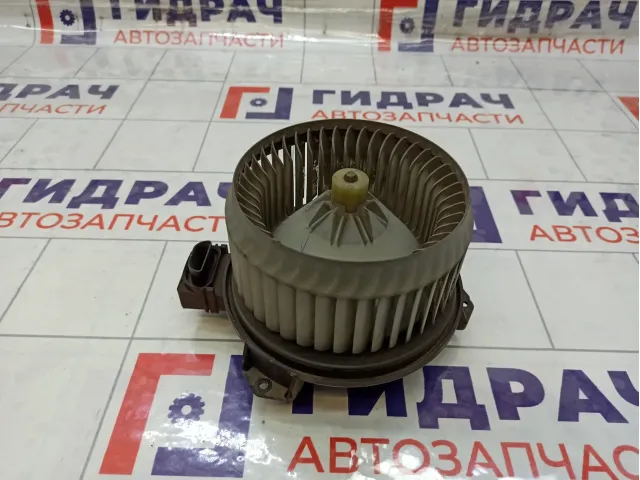 Моторчик отопителя (печки) Suzuki Swift 7415063J00
