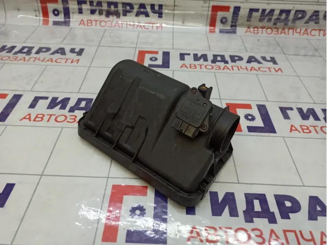 Крышка воздушного фильтра Suzuki Swift 1370063J00