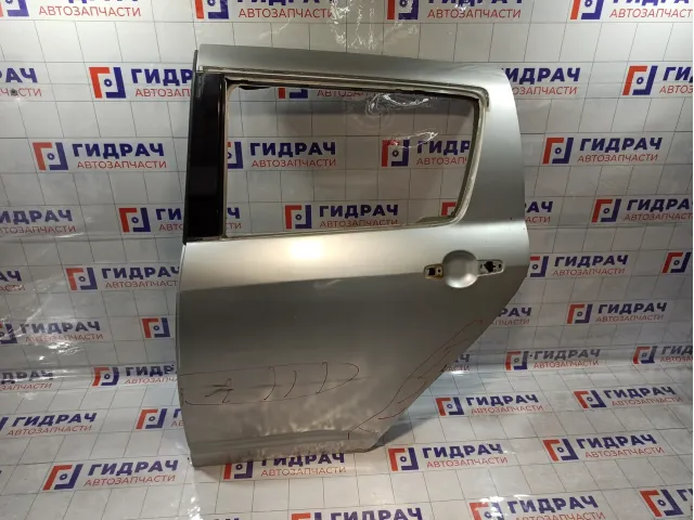 Дверь задняя левая Suzuki Swift 6800463J00