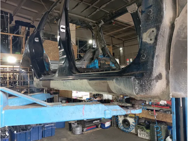 Порог со стойкой правый Suzuki Swift