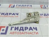 Стеклоподъемник механический задний правый Suzuki Swift 8351062J00