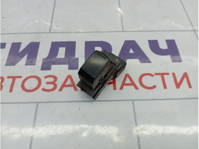 Кнопка стеклоподъемника Suzuki Swift 3799562J00