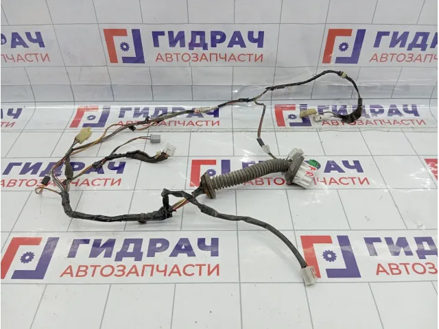 Проводка двери передней правой Suzuki Swift 3675762JD0