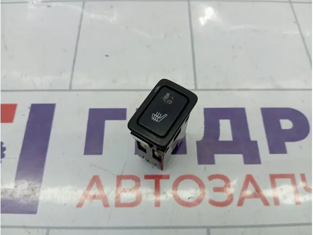 Кнопка обогрева сидений Suzuki Swift 3785062J01