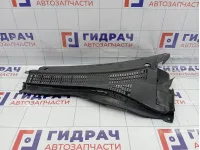 Решетка под лобовое стекло (Жабо) левая Suzuki Swift 7234062J015PK
