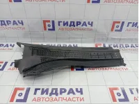 Решетка под лобовое стекло (Жабо) правая Suzuki Swift 7233062J205PK