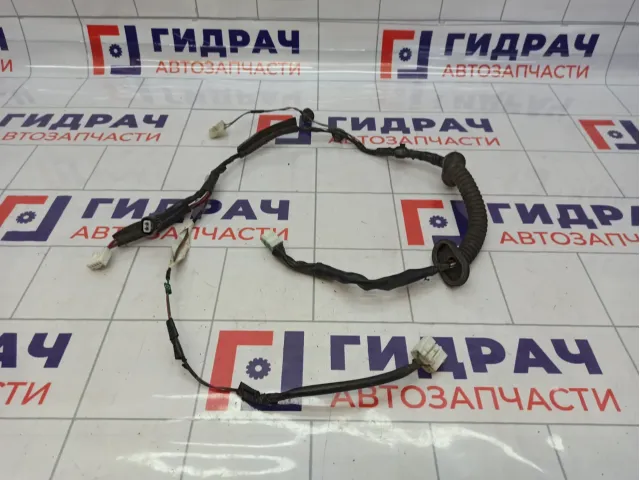 Проводка двери задней правой Suzuki Swift (RS) 36751-63J00