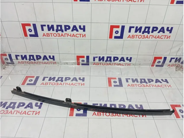 Направляющая стекла двери задней правой Suzuki Vitara 8177065D00