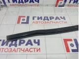 Накладка стекла переднего правого Suzuki Vitara 8381065D00