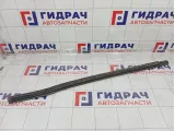 Накладка стекла переднего правого Suzuki Vitara 8381065D00