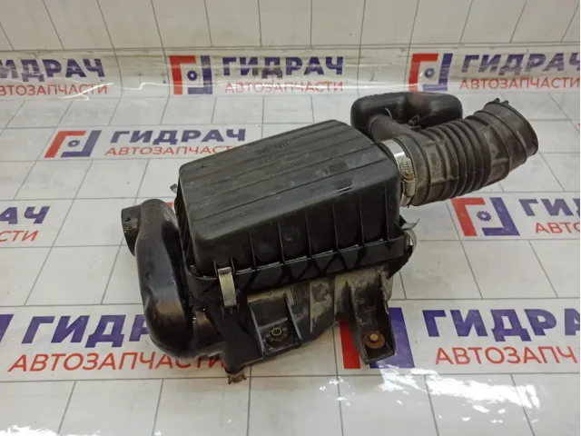 Корпус воздушного фильтра Suzuki Vitara 1370068D02