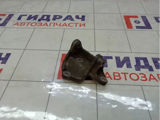 Кронштейн генератора Suzuki Vitara 1155177E00