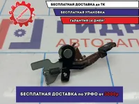 Ручка открывания лючка бензобака Suzuki Grand Vitara (JT) 76510-65J00. Дефект.