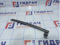 Направляющая стекла двери передней левой Suzuki Grand Vitara (JT) 81740-65J00