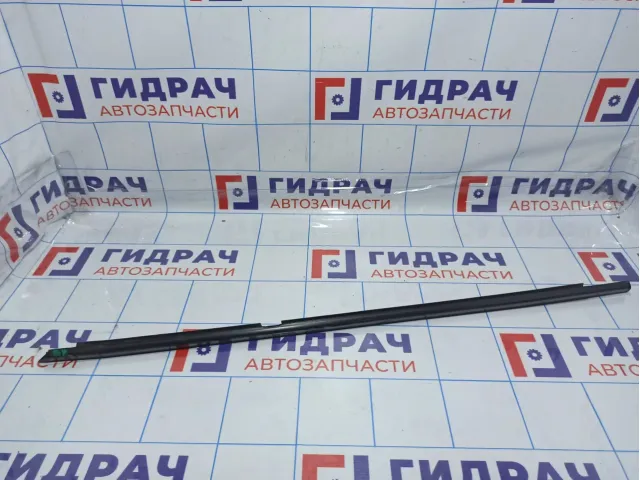 Накладка стекла заднего правого наружная Suzuki Grand Vitara (JT) 83831-65J00