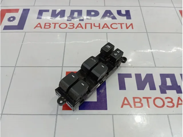 Блок управления стеклоподъемниками Suzuki Vitara (LY) 3799054P00