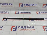 Накладка стекла переднего правого Suzuki Vitara (LY) 8385154P00