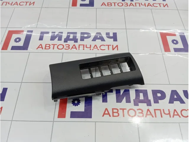 Накладка торпедо левая Suzuki Vitara (LY) 7383286R105PK