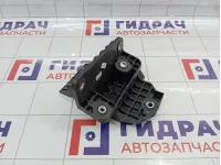 Кронштейн крепления аккумулятора (АКБ) Suzuki Vitara (LY) 7252261M00
