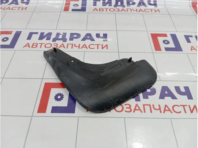 Брызговик передний левый Suzuki Vitara (LY) 7221054P00