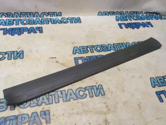 Накладка порога внутренняя передняя правая Toyota Land Cruiser Prado 120  6791360080B1 Отличное состояние