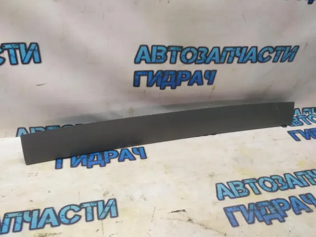Обшивка двери багажника верхняя Toyota Land Cruiser Prado 120  6793960080B0 Отличное состояние