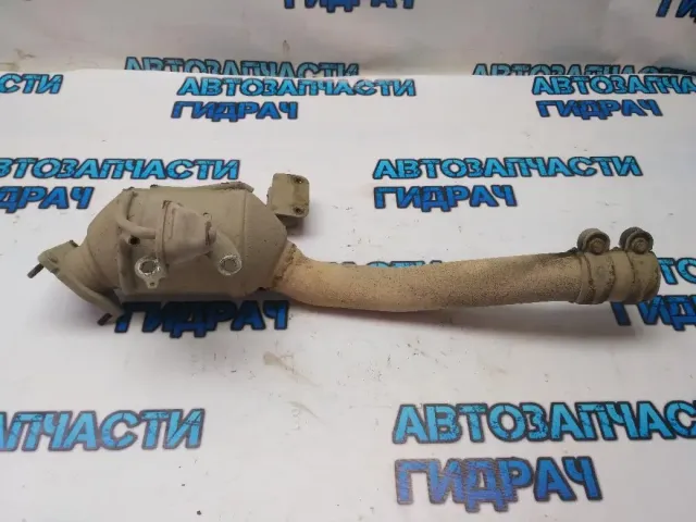 Приемная труба глушителя правая нижняя Volkswagen Touareg 2004 7L6254450JX Отличное состояние Катализатор удален.