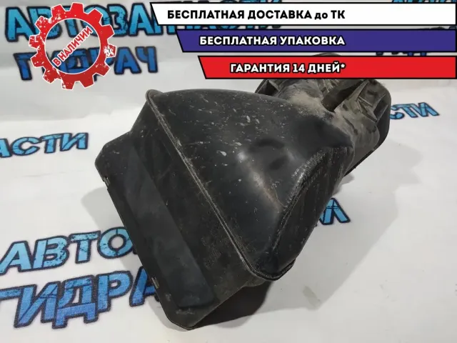 Воздухозаборник Volkswagen Touareg 7L0819049 Отличное состояние