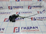 Замок двери задней левой Toyota Land Cruiser (J100) 69060-60061