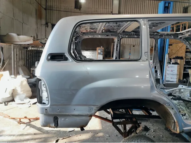 Крыло заднее правое Toyota Land Cruiser (J100)
