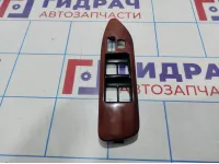 Накладка блока управления стеклоподъемниками Toyota Land Cruiser (J100) 74202-60210