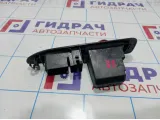 Накладка кнопки стеклоподъемника задняя правая Toyota Land Cruiser (J100) 74203-60091