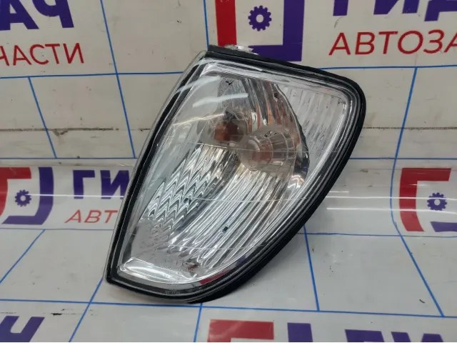 Указатель поворота левый Toyota Land Cruiser (J100) 81520-60360