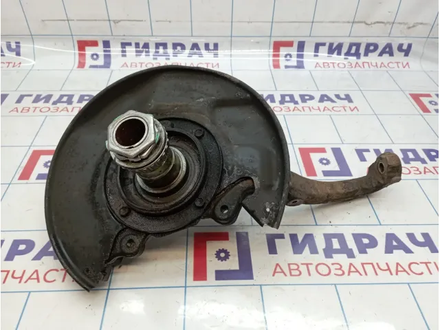 Кулак поворотный передний левый Toyota Land Cruiser (J100) 43202-60020
