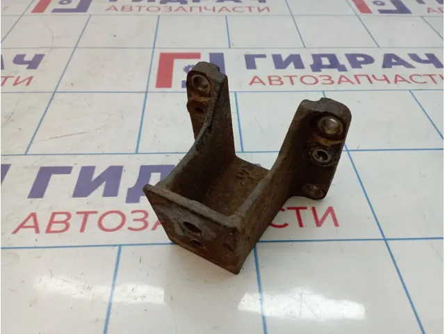 Кронштейн двигателя Toyota Land Cruiser (J100) 12311-50090