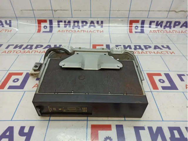 Чейнджер компакт дисков Toyota Land Cruiser (J100) 86270-60040