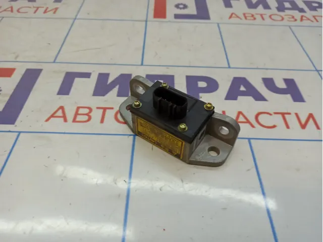 Датчик ускорения Toyota Land Cruiser (J100) 89183-30040