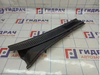 Решетка стеклоочистителя правая Toyota Land Cruiser (J100) 55781-60110