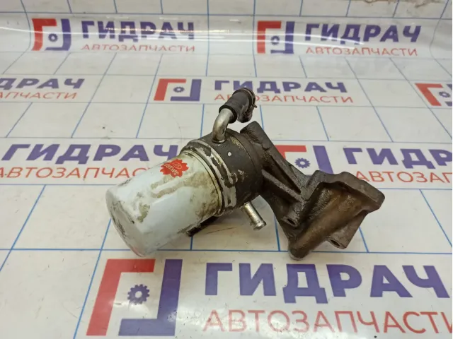 Кронштейн масляного фильтра Toyota Land Cruiser (J100) 15609-50100