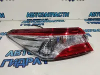 Фонарь задний наружный левый Toyota Camry 70 8156133660.