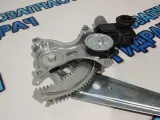 Стеклоподъемник задний правый Toyota Camry 70 6980333070.