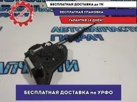 Замок двери задней левой Toyota Camry 70 6906048060.