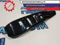 Накладка на блок кнопок стеклоподъемника Toyota Camry 70 7423233440.