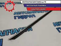 Накладка стекла заднего правого Toyota Camry 70 7573033170.