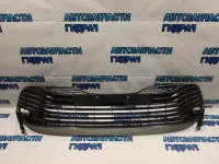 Решетка в бампер центральная Toyota Camry 70 5310233160.