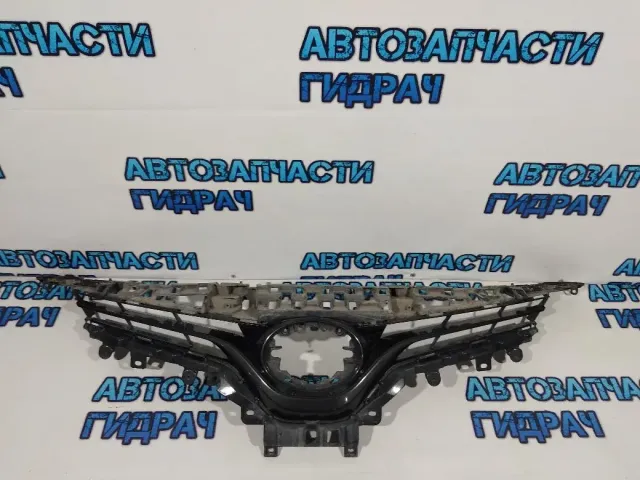 Решетка радиатора Toyota Camry 70 5310133410.